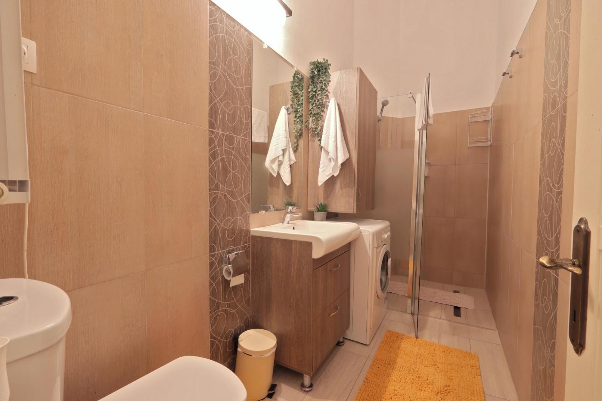 Apartment Mid Ultra Central, Self Check In, Aquapark President Oradea
