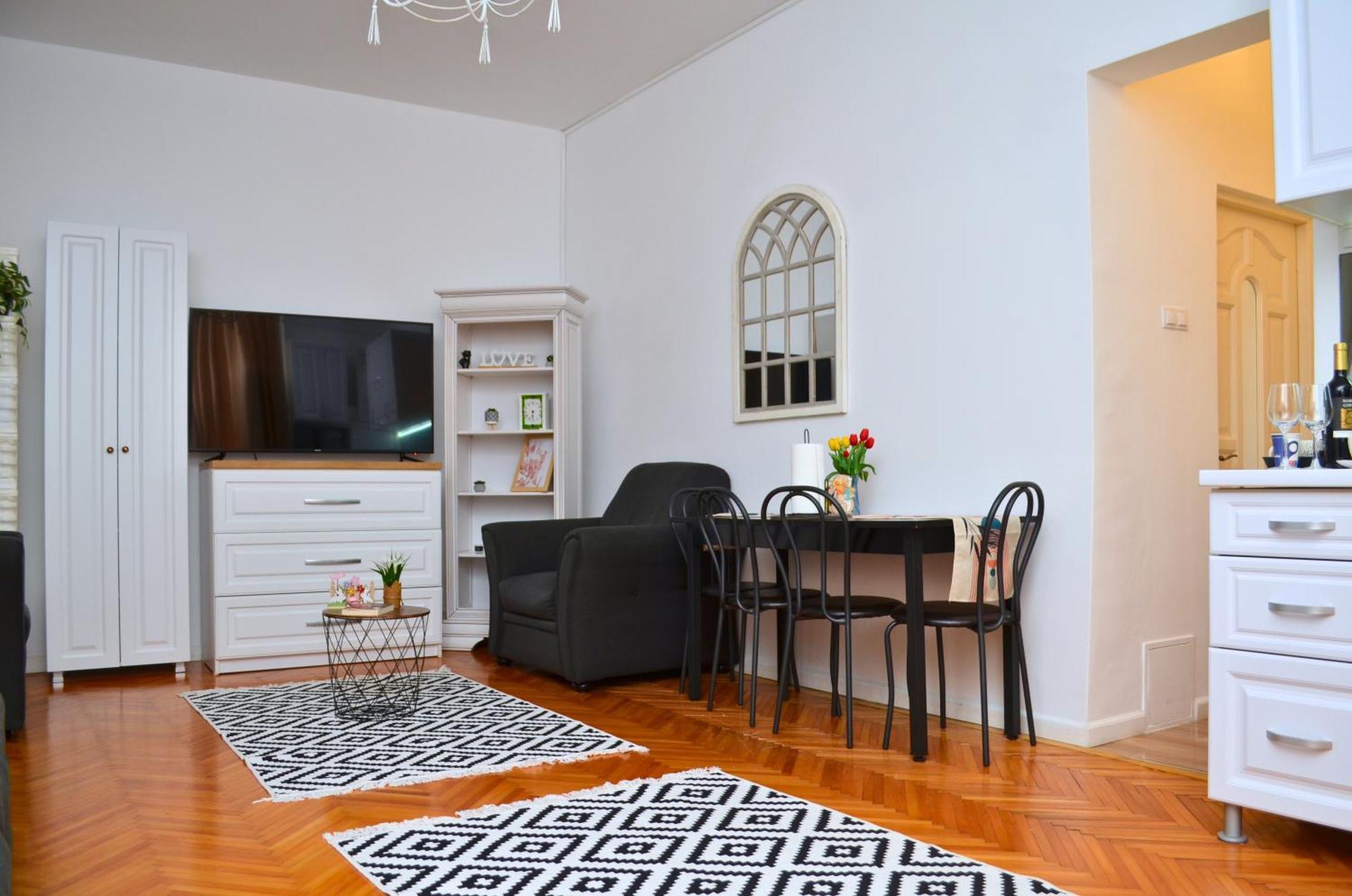 Mid Ultra Central, Self Check In, Aquapark President Apartment Oradea