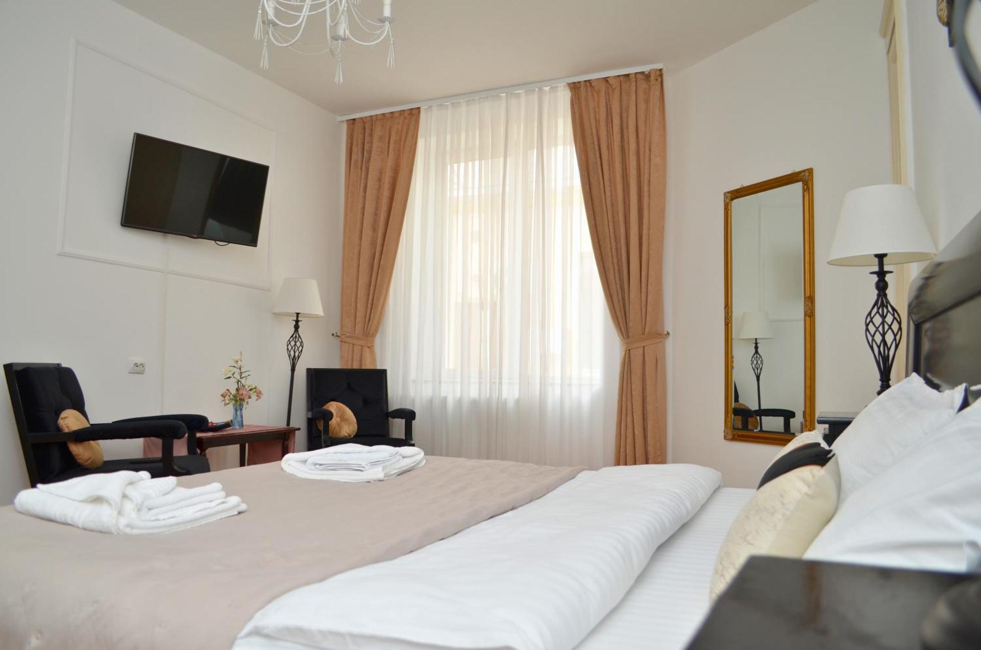 Mid Ultra Central, Self Check In, Aquapark President * Oradea